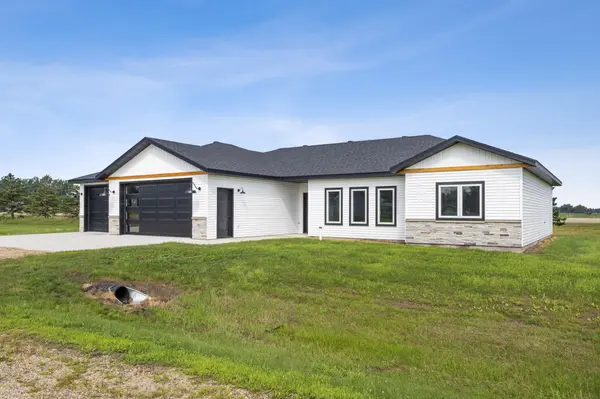 106 Pine DR, Hankinson, ND 58041