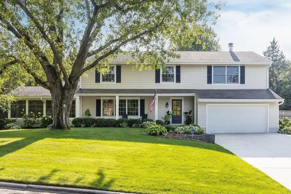 4801 Larkspur LN, Edina, MN 55435