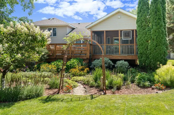 2180 Sunflower LN, Owatonna, MN 55060