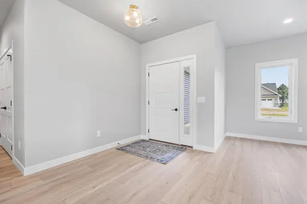 301 Pine DR, Hankinson, ND 58041
