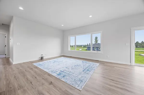 300 Prairie DR N, Hankinson, ND 58041