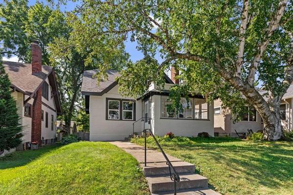 1438 Stanford AVE, Saint Paul, MN 55105