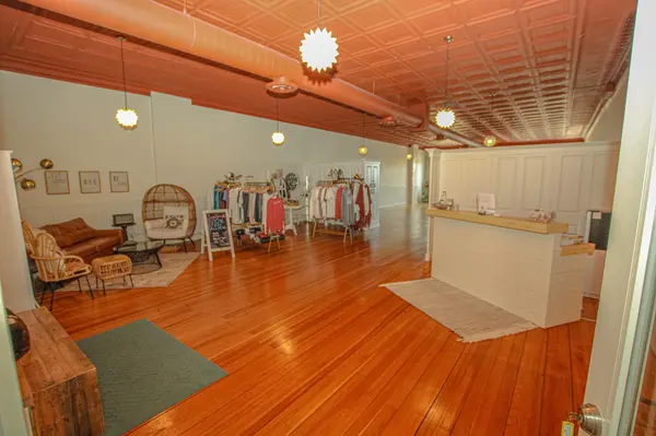 609 1/2 Broadway ST, Alexandria, MN 56308