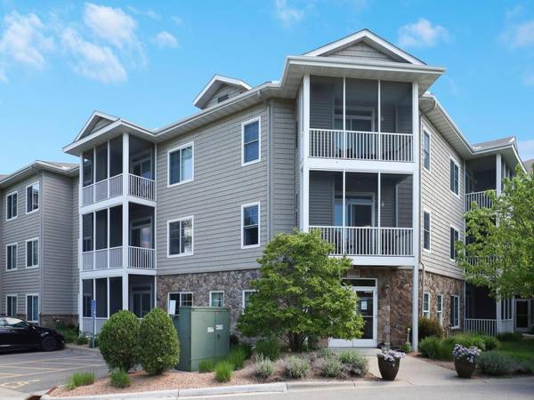 110696 Village RD #119, Chaska, MN 55318