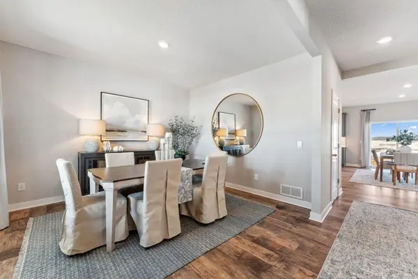 1625 Oak Creek PASS, Chaska, MN 55318