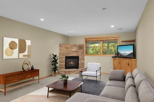 7719 Knollwood DR, Mounds View, MN 55112