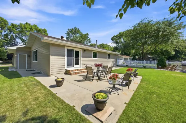 1514 22nd AVE S, Fargo, ND 58103