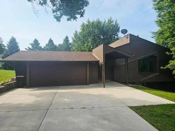 308 Cedar LN, Montevideo, MN 56265