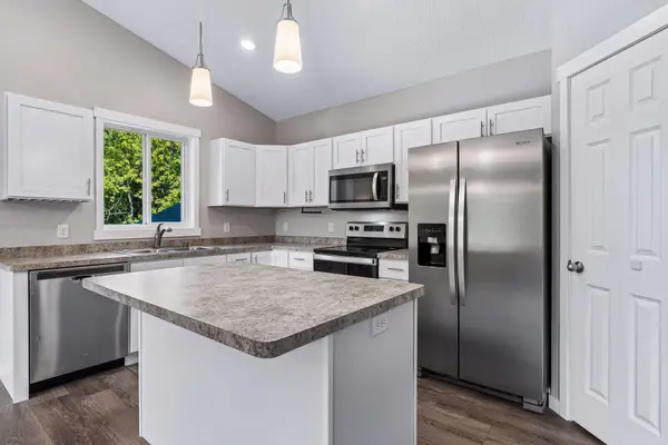 540 Lois LN, Lino Lakes, MN 55014