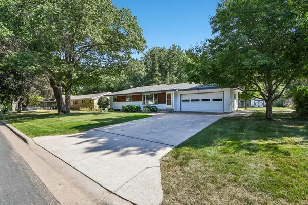 2564 Ardan AVE, Mounds View, MN 55112