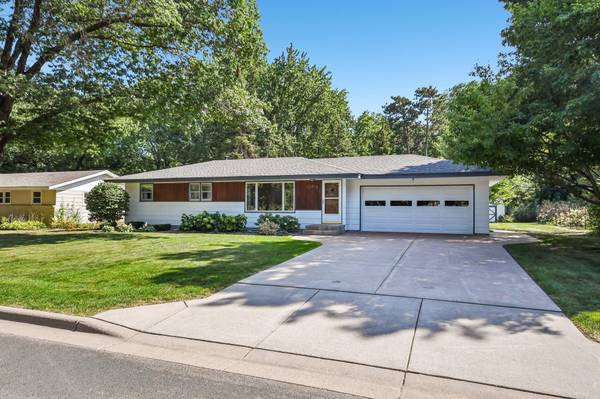 2564 Ardan AVE, Mounds View, MN 55112