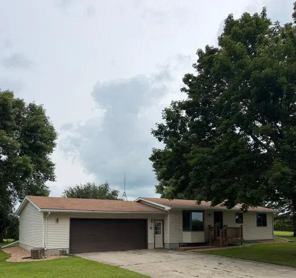 306 9th AVE, Clarkfield, MN 56223