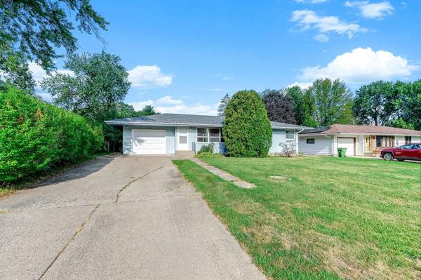 2835 Galtier ST, Roseville, MN 55113