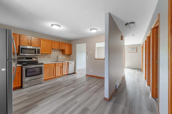 2017 32nd AVE S, Fargo, ND 58103