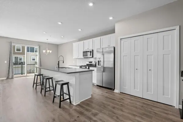 6992 Huckleberry DR, Minnetrista, MN 55331