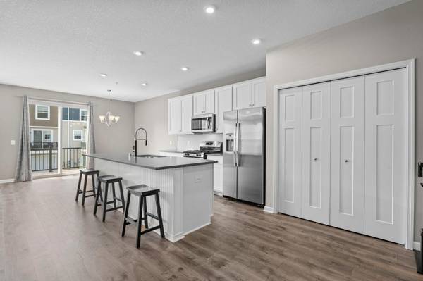 6992 Huckleberry DR, Minnetrista, MN 55331