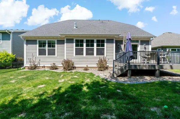16899 E Lake DR, Lakeville, MN 55044