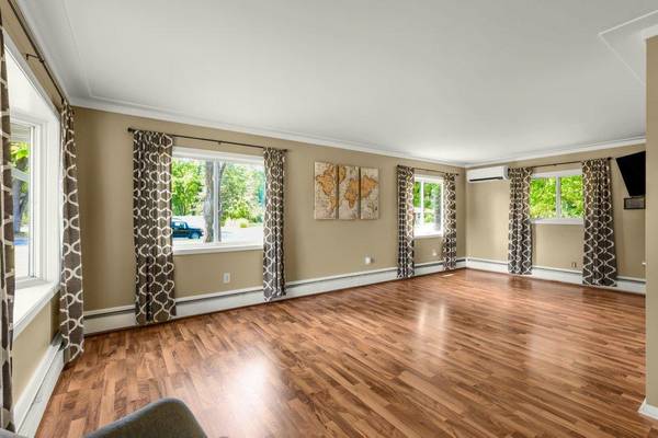 727 Tanglewood DR, Shoreview, MN 55126