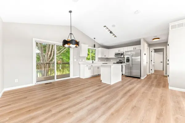 2827 18th AVE E, Shakopee, MN 55379