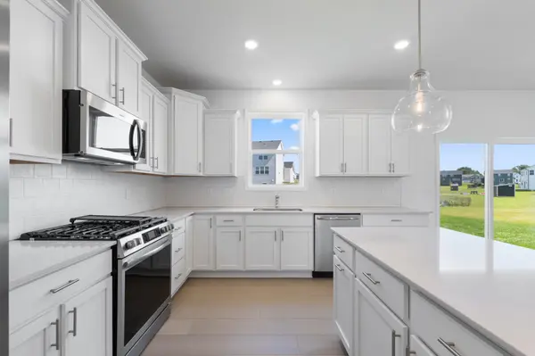 5072 Windlass DR, Woodbury, MN 55129