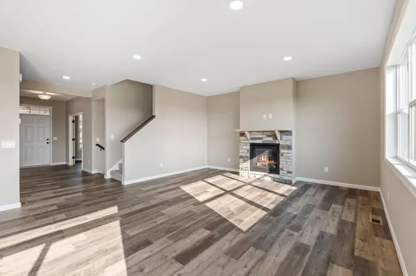 327 Otto DR NW, Delano, MN 55328