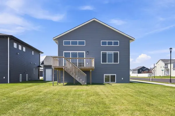 7308 Madelyn LN S, Fargo, ND 58104