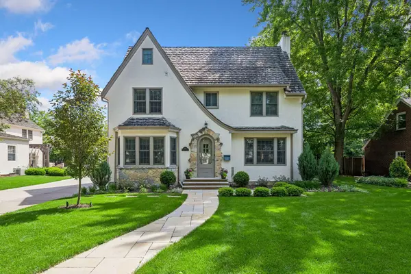 4517 Wooddale AVE, Edina, MN 55424