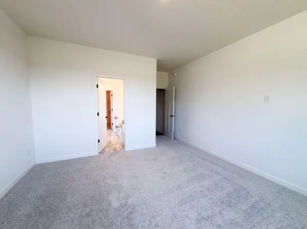 851 Londonderry LN NW, Rochester, MN 55901