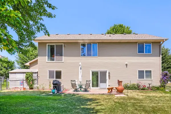 7944 Highland DR, Lino Lakes, MN 55014