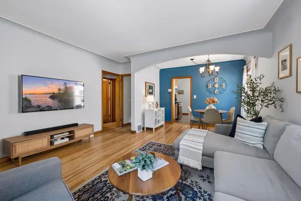 2222 University AVE NE, Minneapolis, MN 55418