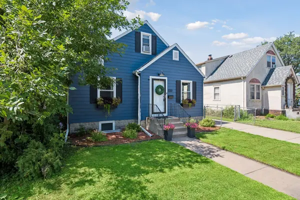 2222 University AVE NE, Minneapolis, MN 55418