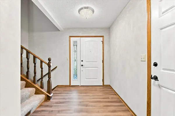 1718 Hazelwood CIR, Saint Cloud, MN 56303