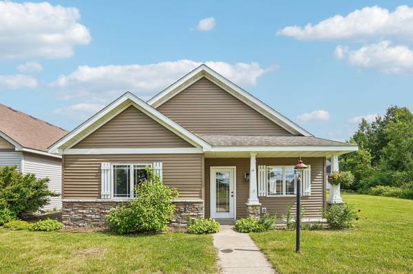 1303 Prairie LN, Saint Croix Falls, WI 54024