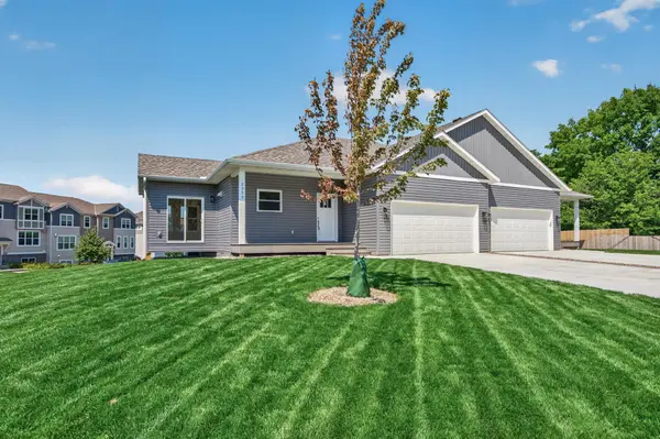 2353 7th Ave E, North Saint Paul, MN 55109