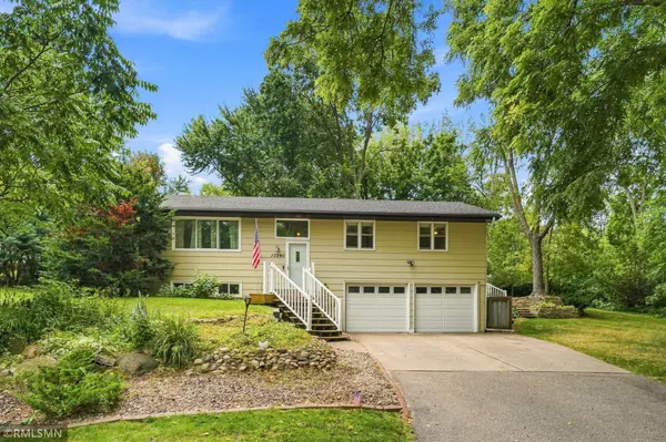 13240 Dahlgren RD, Minnetonka, MN 55305