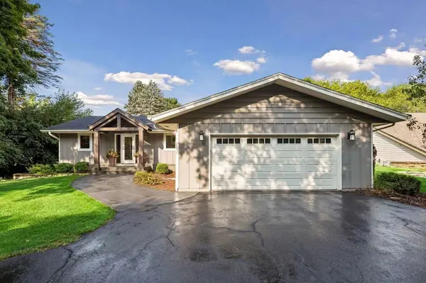 6940 Moccasin Valley RD, Edina, MN 55439