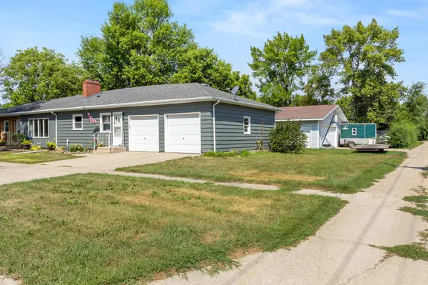 824 4th AVE N, Wahpeton, ND 58075