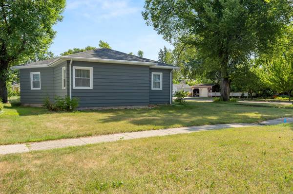 824 4th AVE N, Wahpeton, ND 58075
