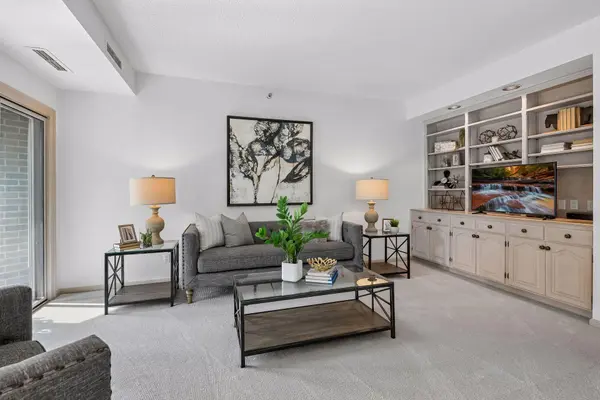 1235 Yale PL #709, Minneapolis, MN 55403