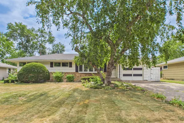 1761 Emerald DR, New Brighton, MN 55112