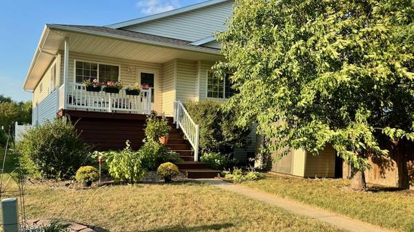 841 12th AVE W, West Fargo, ND 58078