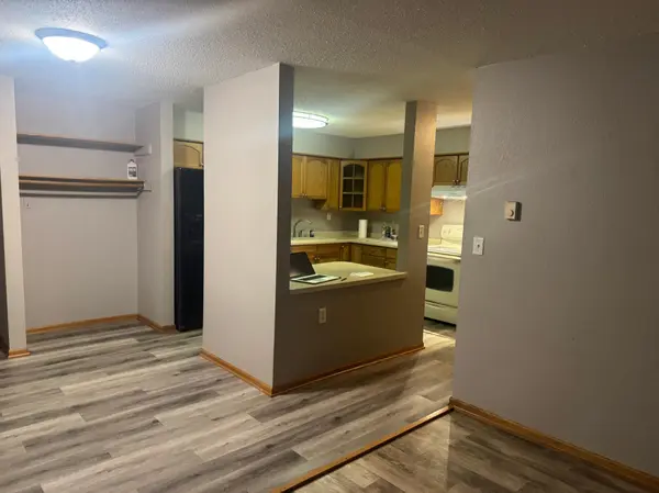 221 Grand AVE W #306, South Saint Paul, MN 55075