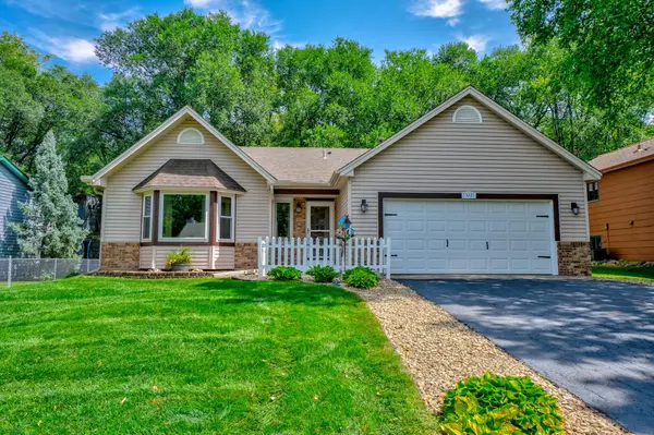 13221 Court PL, Burnsville, MN 55337