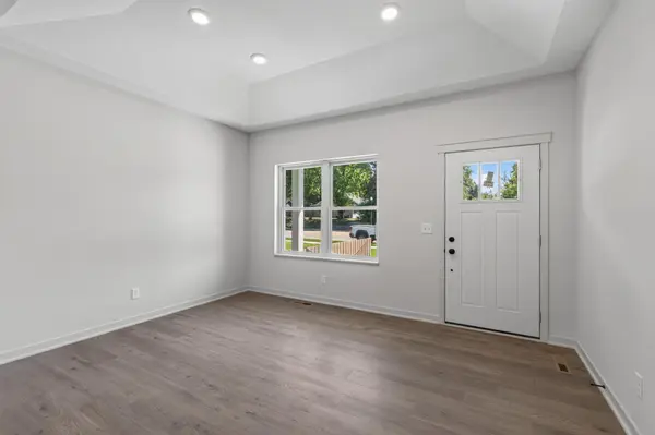 2357 7th Ave E, North Saint Paul, MN 55109