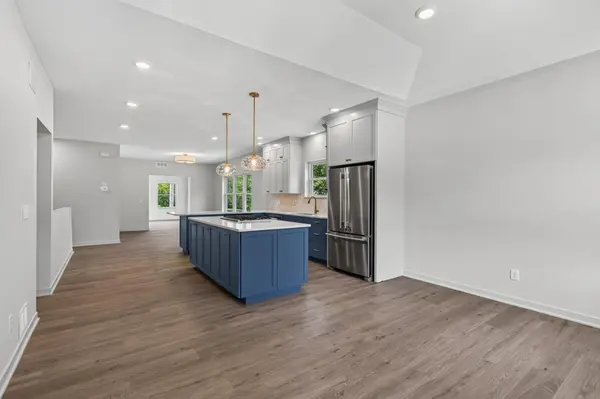 2357 7th Ave E, North Saint Paul, MN 55109