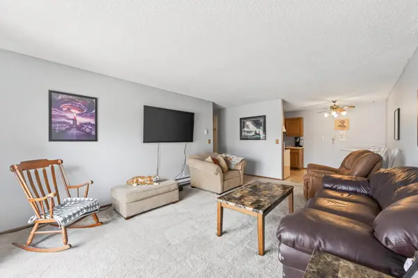 570 Whispering LN #303, Hastings, MN 55033