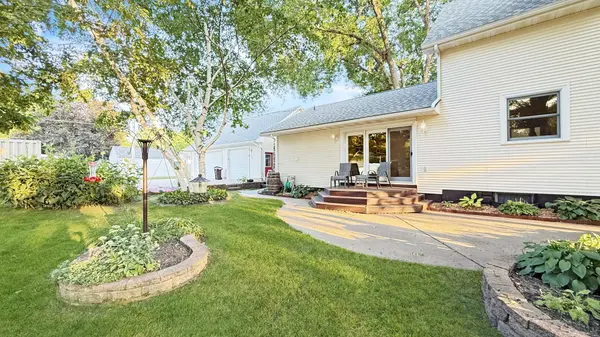 910 N 5th ST, Montevideo, MN 56265