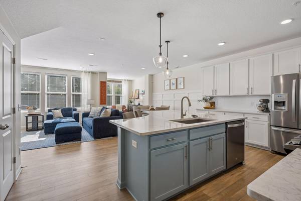 7152 Walnut Grove LN N, Maple Grove, MN 55311