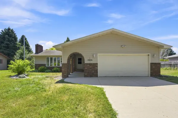 2626 Eastgate DR S, Fargo, ND 58103