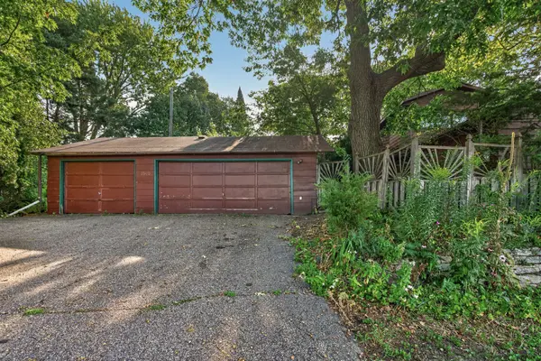 3560 E Medicine Lake BLVD, Plymouth, MN 55441